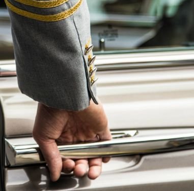 خدمة ايقاف السيارات 